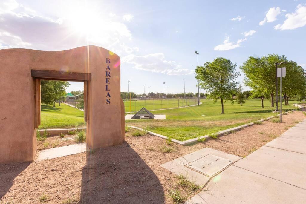 The Patito: Walk To The Zoo, Cafes And Restaurants Vila Albuquerque Exterior foto